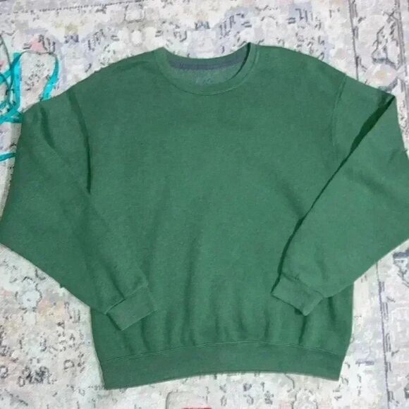 Fruit of the loom crewneck size large in like new condition - Picture 1 of 5